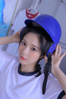 舌头分叉的女人